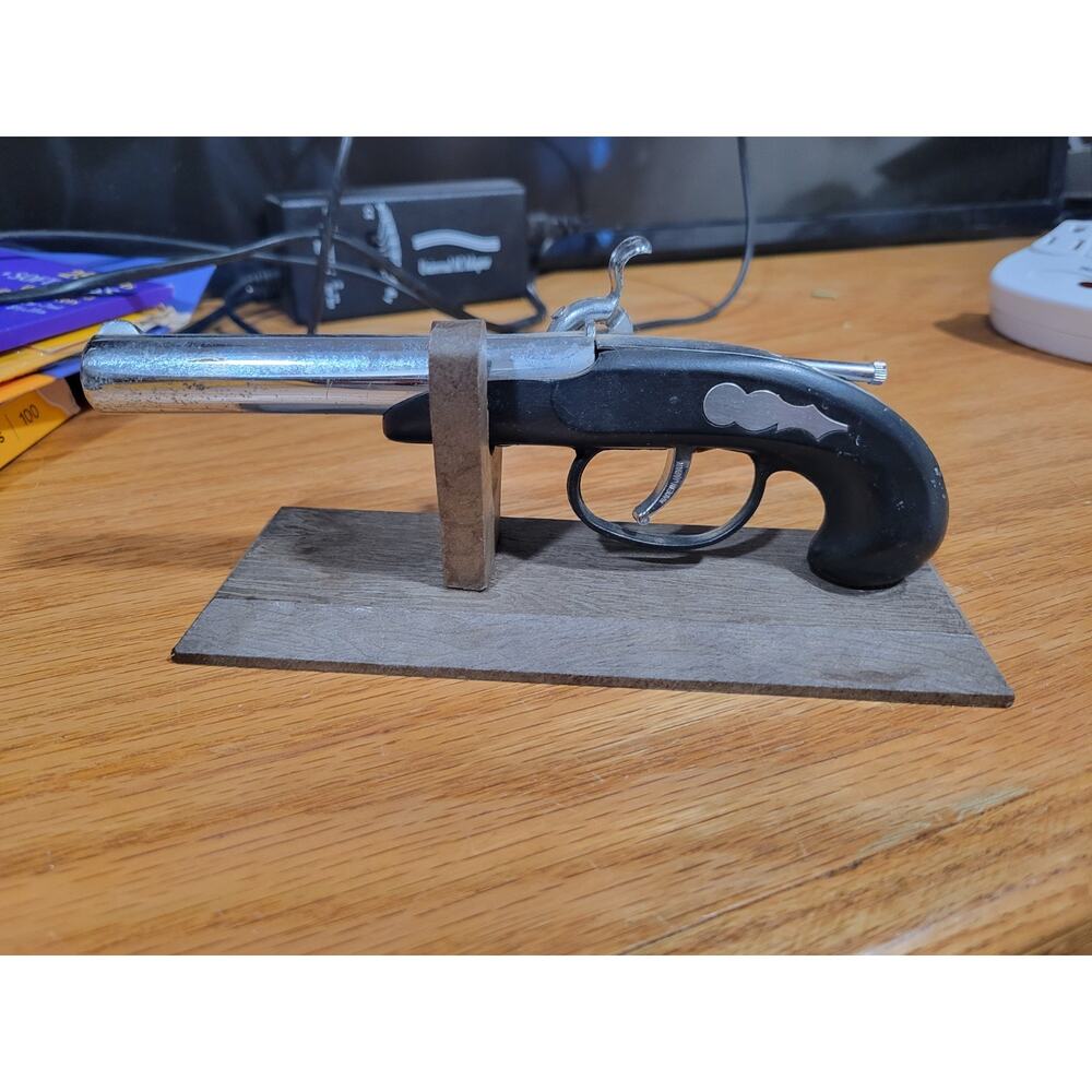 VINTAGE 1960'S FLINTLOCK PISTOL SHAPED CIGARETTE/Cigar Lighter - Picture 3 of 9